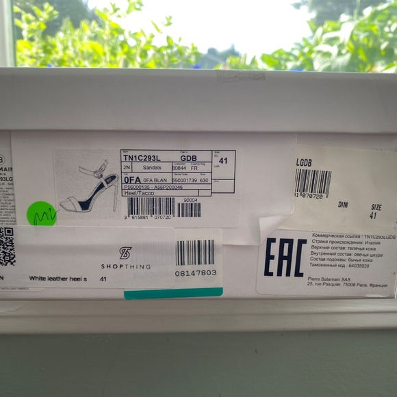 BALMAIN - White leather heel sandals with gold B Details - scuffed - Picture 6 of 6